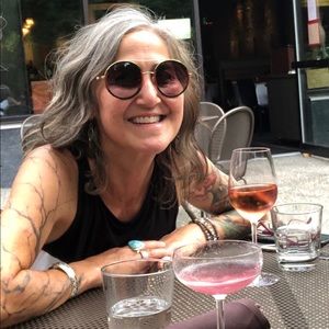 Meet your Posher, Jeanette